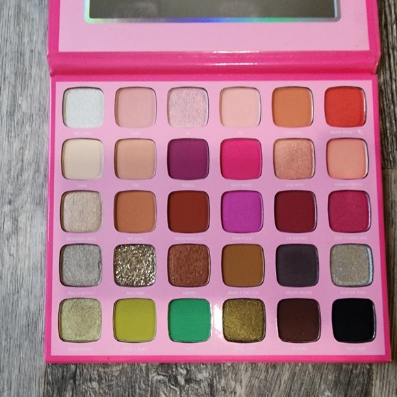Morphe Jeffree Star Eyeshadow Palette - Picture 3 of 3